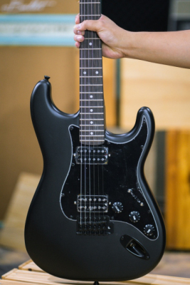 Kazuki BKZ-NST-BK - Gitara elektryczna