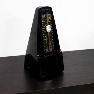 Moge M-10 - Metronom mechaniczny