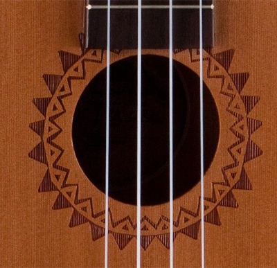 Luna Tapa Cedar Concert - elektryczne ukulele koncertowe-2745