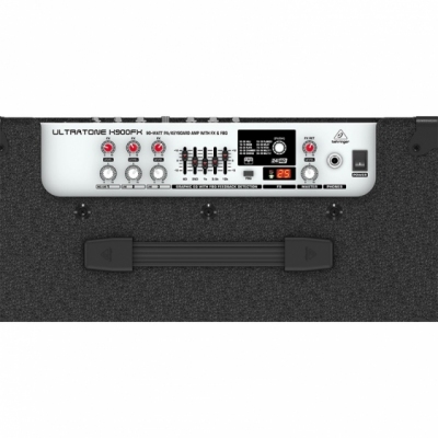 Behringer K900FX - combo klawiszowe 90 W