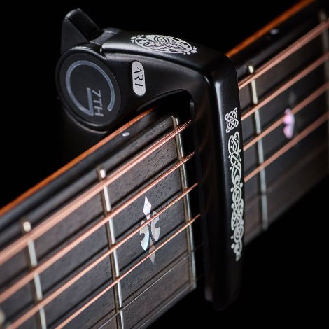 G7th Performance 3 ART Satin Black Celtic - kapodaster do 6-strunowej gitary akustycznej lub elektrycznej
