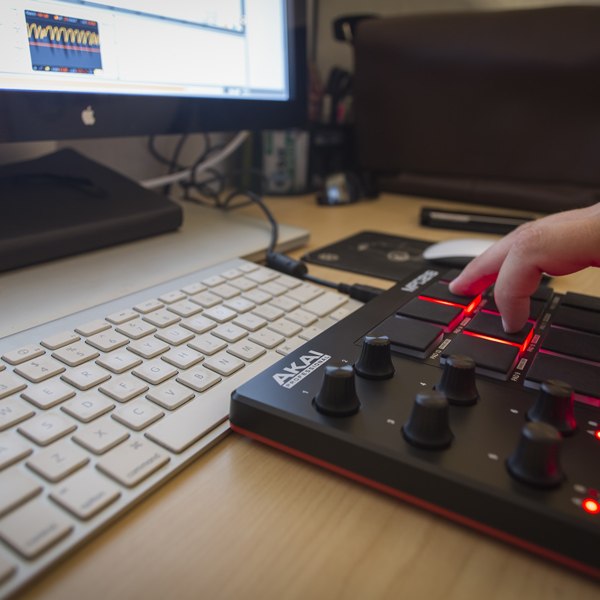 AKAI MPD 218 - Kontroler USB/MIDI