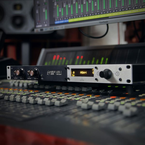 GAINLAB ASW-1 8ch audio switch with headphone amplifier