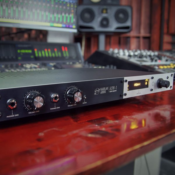 GAINLAB ASW-1 8ch audio switch with headphone amplifier