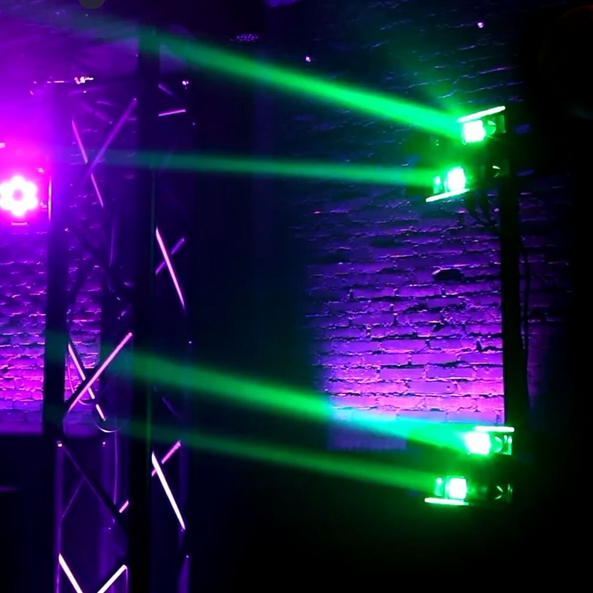 LIGHT4ME SPIDER STRIPE efekt LED disco stroboskop
