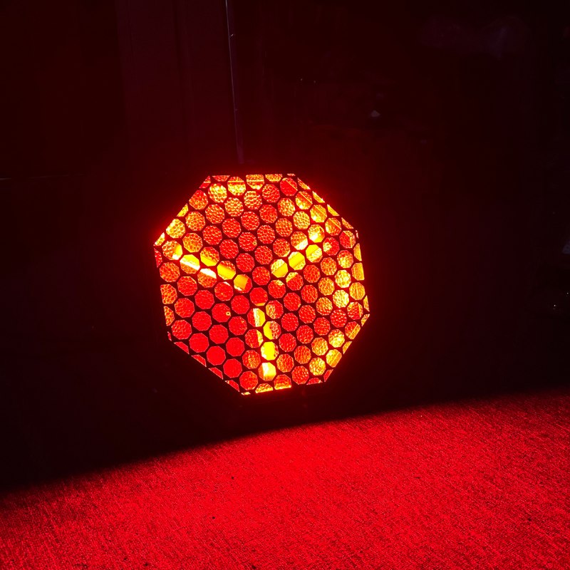 LIGHT4ME LUMEN OCTO reflektor sceniczny LED retro oświetlenie vintage 3x60W WW COB ciepła biel + efekt tła 48x0,3W RGB