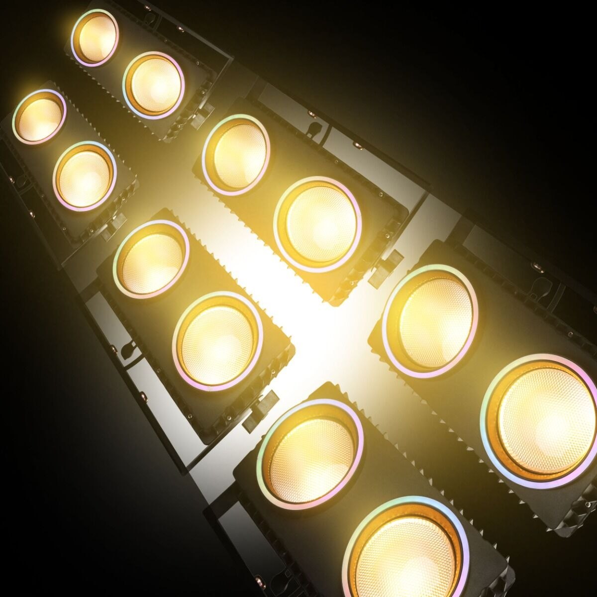 EVOLIGHTS BLINDER IP65 2x150W oświetlacz sceniczny LED DMX 2x150W CW/WW COB + 72x0,3W RGB efekt ring uchwyt montażowy omega