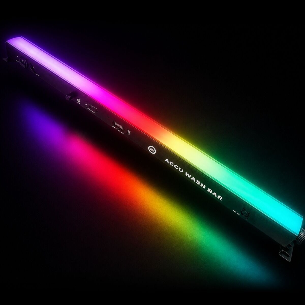LIGHT4ME ACCU WASH BAR akumulatorowa listwa oświetleniowa wash bar LED DMX W-DMX 8800 mAh 192x0,3W RGB dyfuzor pilot bezprzewodowy statyw trójnożny do pracy w pionie 2x uchwyt montażowy