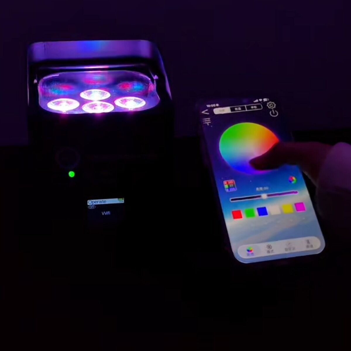 LIGHT4ME ACCU PAR 6x10W RGBWAUV akumulatorowy reflektor par oświetlenie dekoracyjne LED DMX W-DMX Wi-Fi aplikacja mobilna 8800 mAh pilot bezprzewodowy