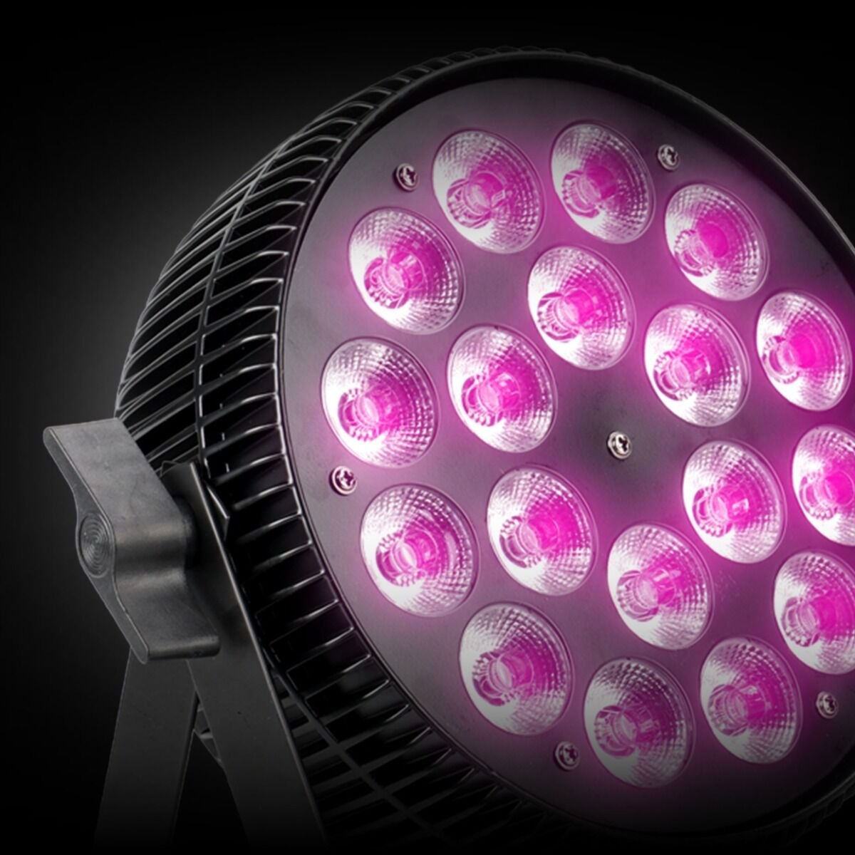 LIGHT4ME ALU TETRA RGBW PAR 18x10W reflektor sceniczny oświetlenie imprezowe DJ LED DMX uchwyt montażowy sterowanie dźwiękiem