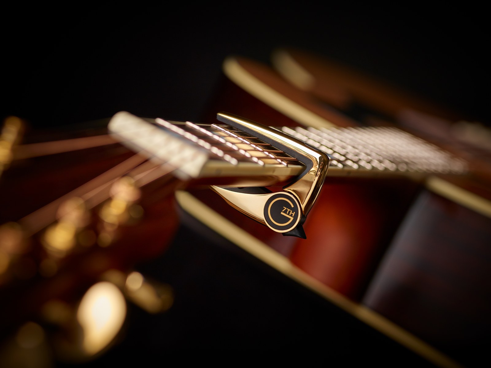 Kapodaster G7th Performance 2 Steel String Gold do gitary akustycznej i elektrycznej