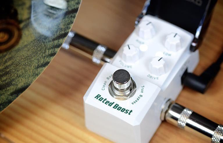 Joyo JF-301 Rated Boost - clean boost z aktywną korekcją High/Low