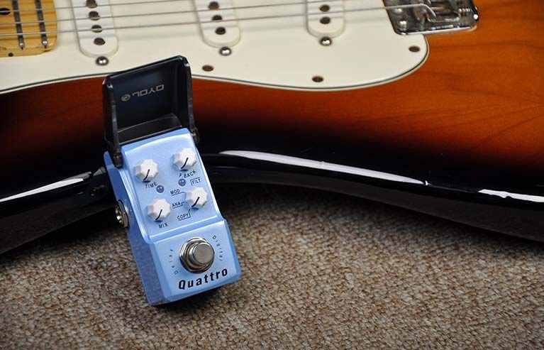 Joyo JF-318 Quattro - cyfrowy delay z czterema trybami i czasem do 958,3 ms