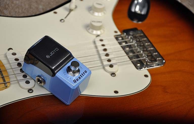 Joyo JF-318 Quattro - cyfrowy delay z czterema trybami i czasem do 958,3 ms