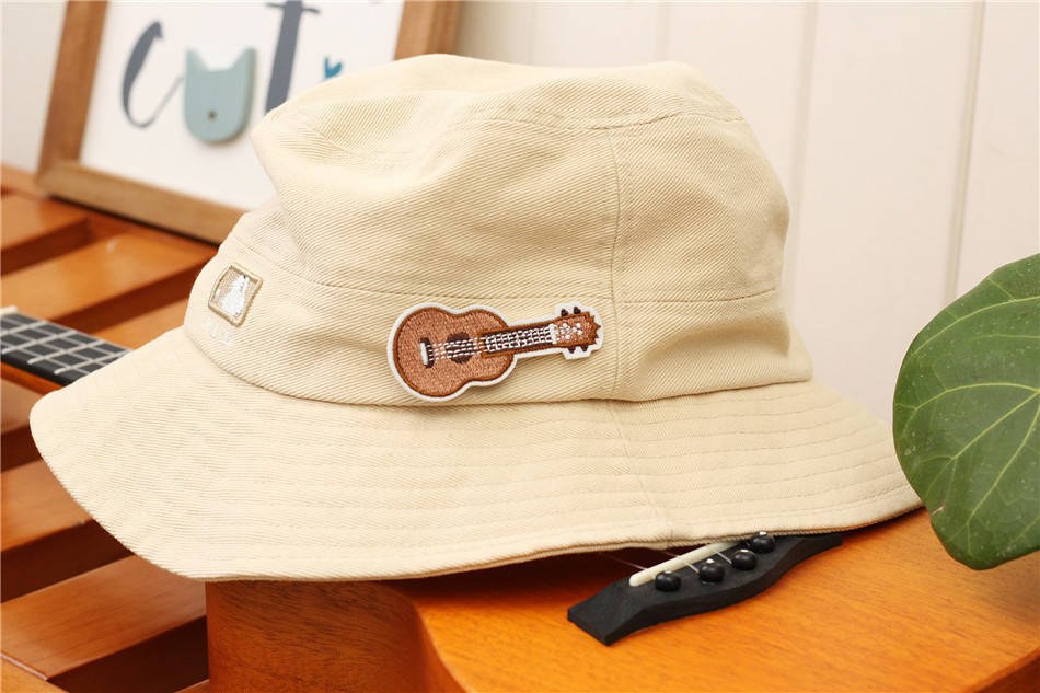 Przypinka ukulele Kera Audio AS-007 Brązowa