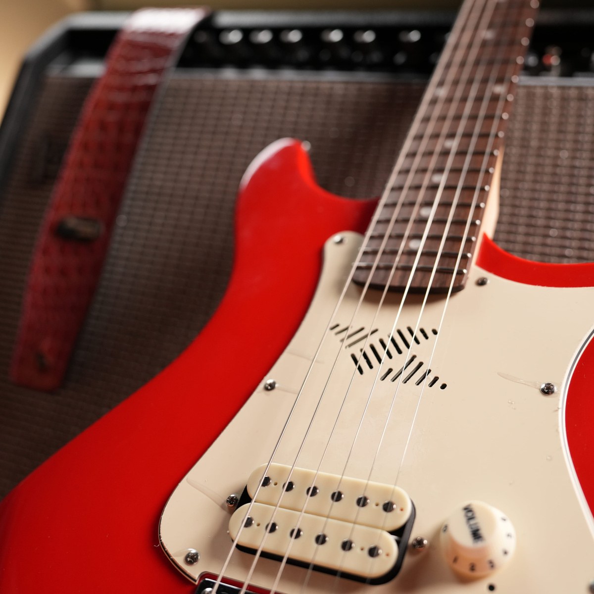 Gitara elektryczna ze wzmacniaczem Kazuki BKZ-SM101ST-CRD
