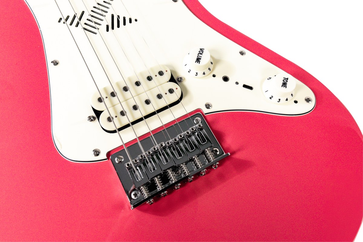 Gitara elektryczna ze wzmacniaczem Kazuki BKZ-SM101ST-CR