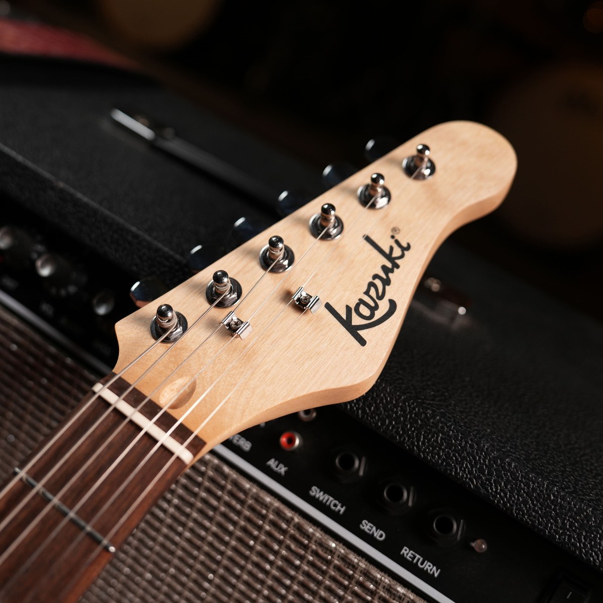 Gitara elektryczna ze wzmacniaczem Kazuki BKZ-SM101ST-CR