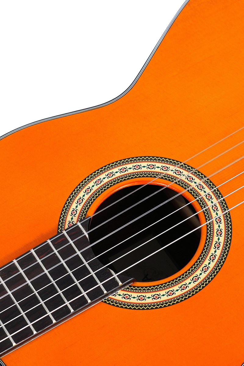 Gitara klasyczna SAGA C700