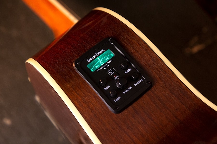 WASHBURN AG 70 CE (N) gitara elektroakustyczna