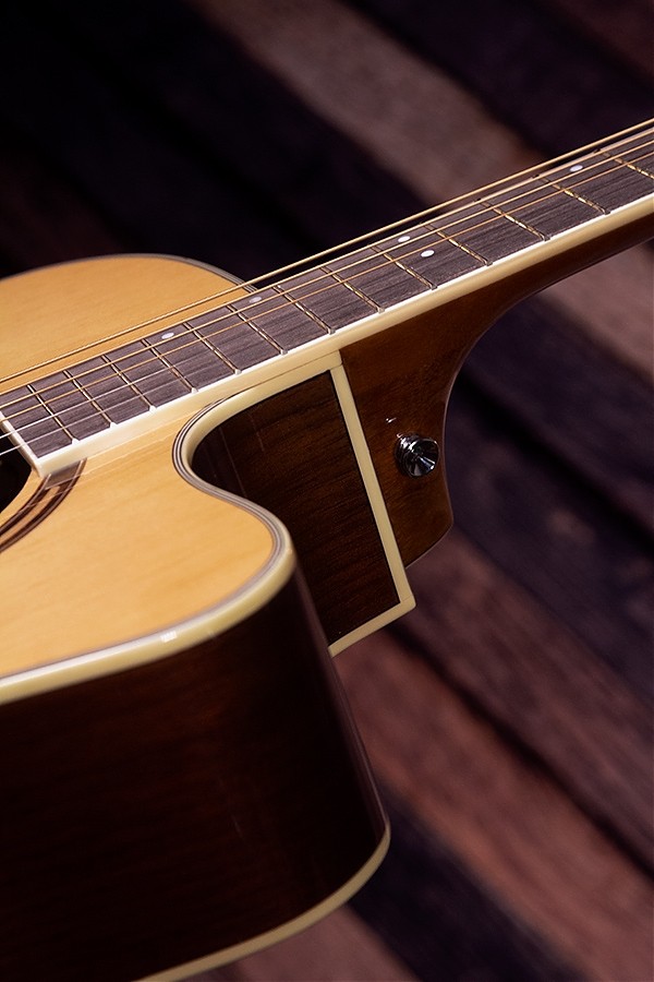 WASHBURN AG 70 CE (N) gitara elektroakustyczna