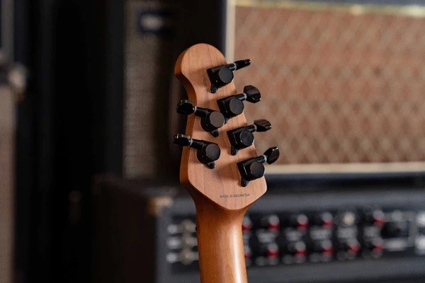 STERLING SABRE (CBB-M2-WB) gitara elektryczna