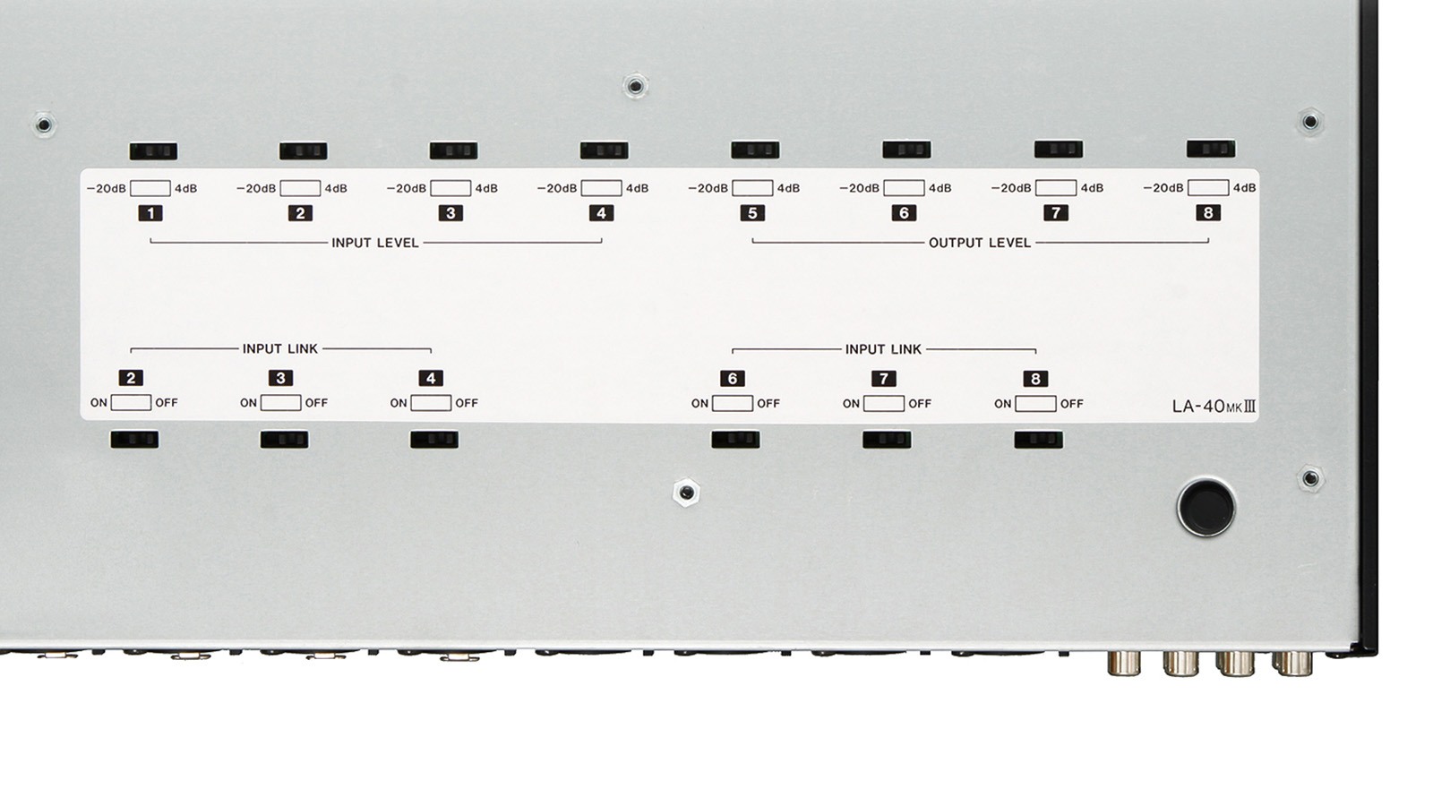 Tascam LA-40MKIII – czterokanałowy konwerter symetryczny/niesymetryczny, rack 1U