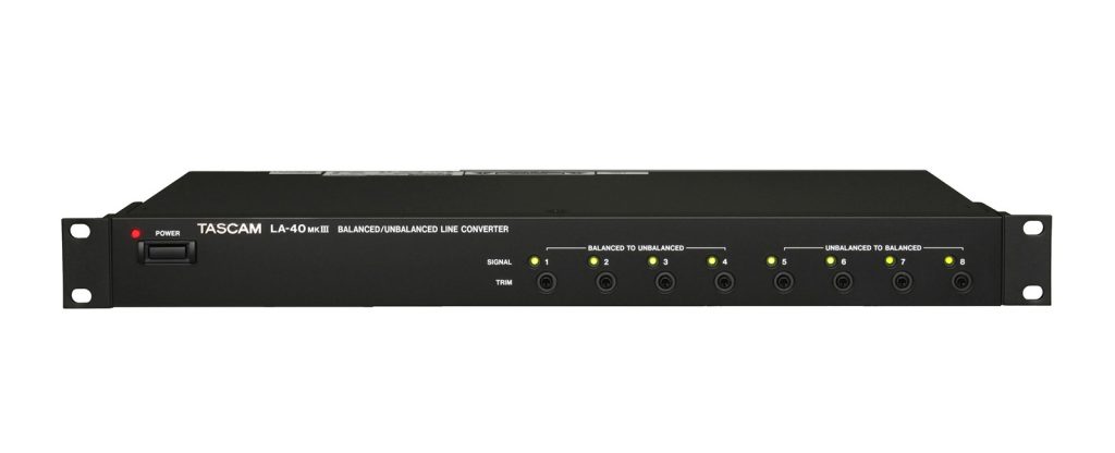 Tascam LA-40MKIII – czterokanałowy konwerter symetryczny/niesymetryczny, rack 1U