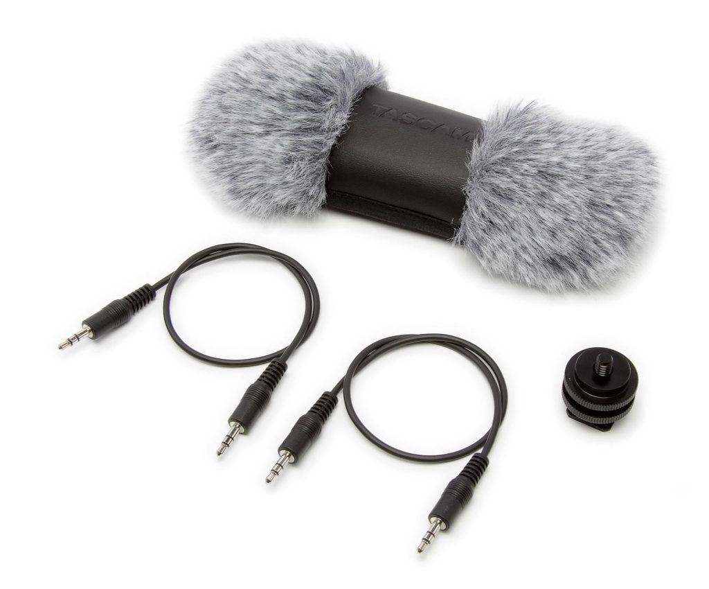 AK-DR70C - akcesoria do DR Tascam (uchwyt, 2x kable przyłączeniowe, osłona przeciwwietrzna)